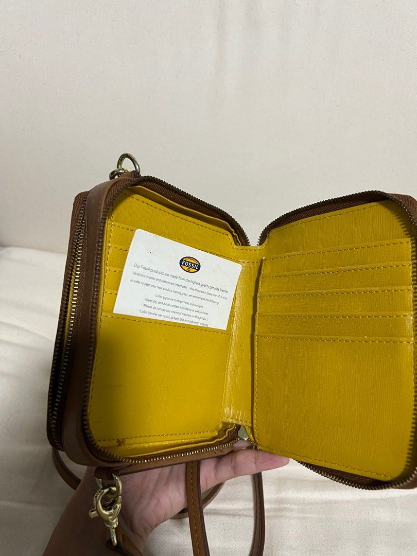 Fossil hot sale travel purse