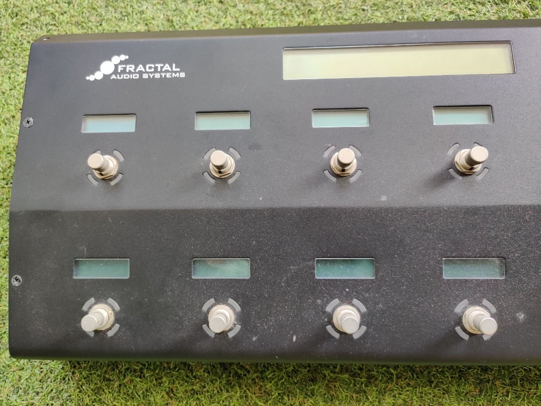 Fractal AXE FX3 with FC12 foot controller, Hobbies & Toys, Music & Media, Musical Instruments on