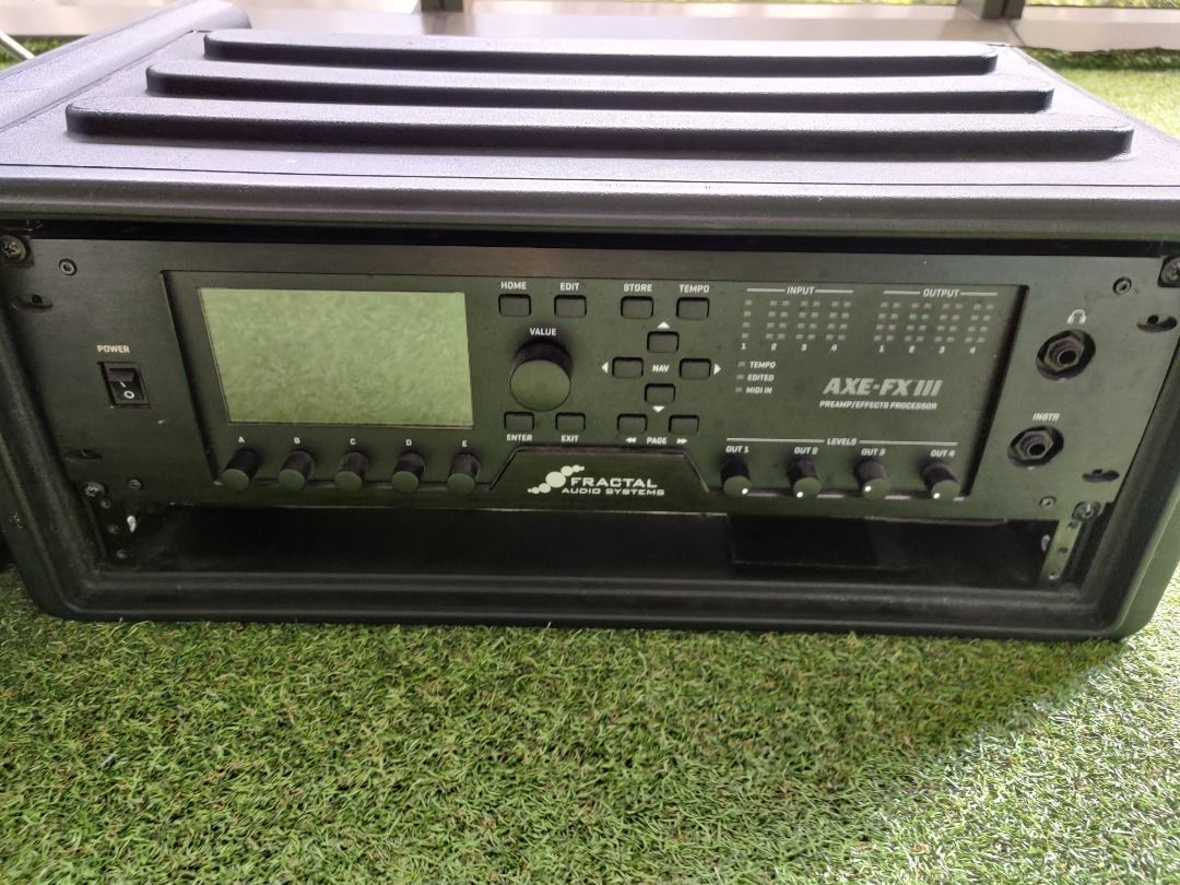 Fractal AXE FX3 with FC12 foot controller, Hobbies & Toys, Music