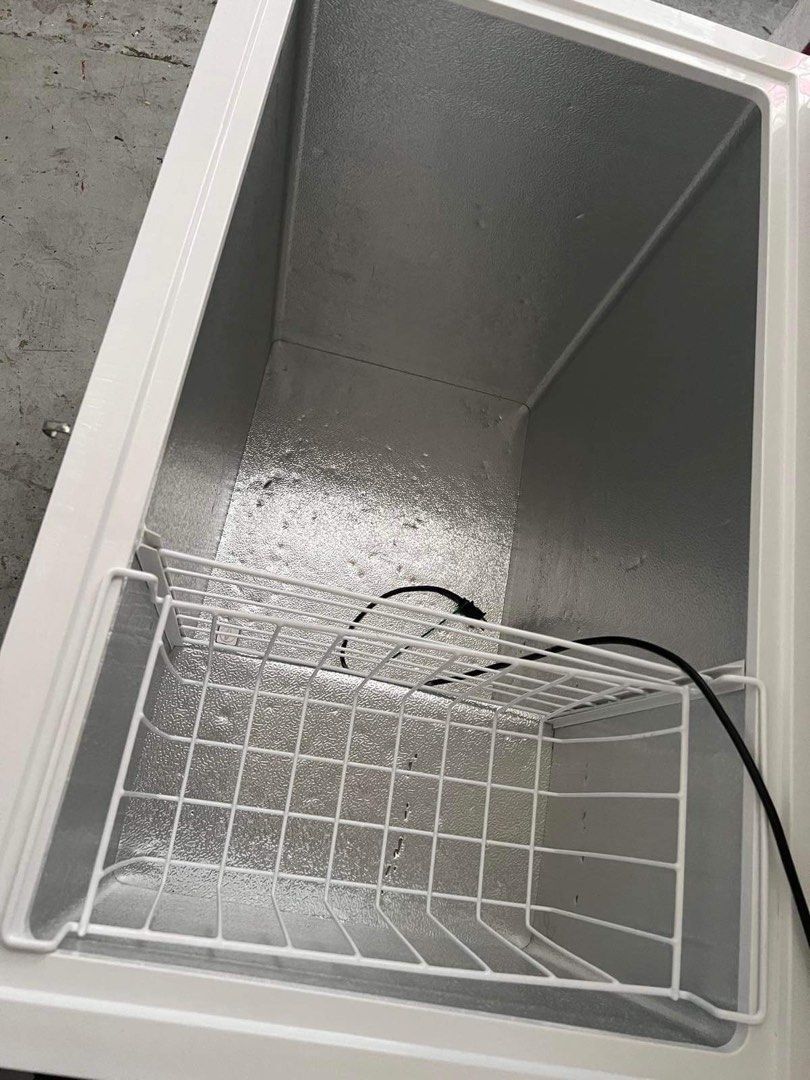 Fujidenzo 8cu chest freezer, TV & Home Appliances, Kitchen Appliances, Refrigerators and