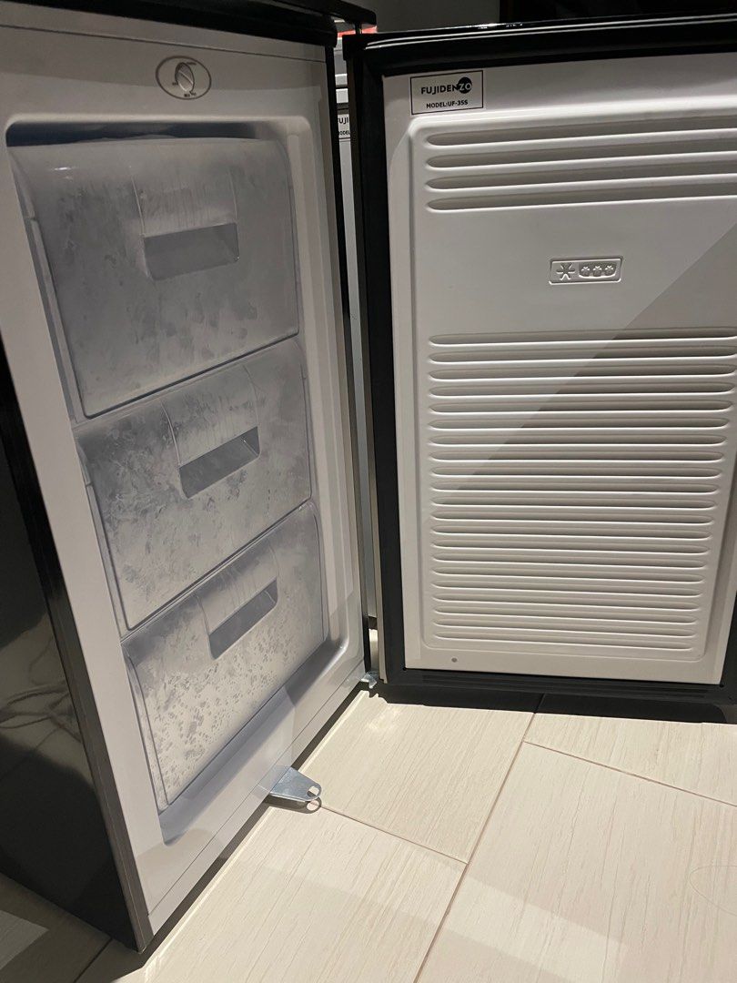 Fujidenzo Upright Freezer UF35S 3.5 cu.ft, TV & Home Appliances