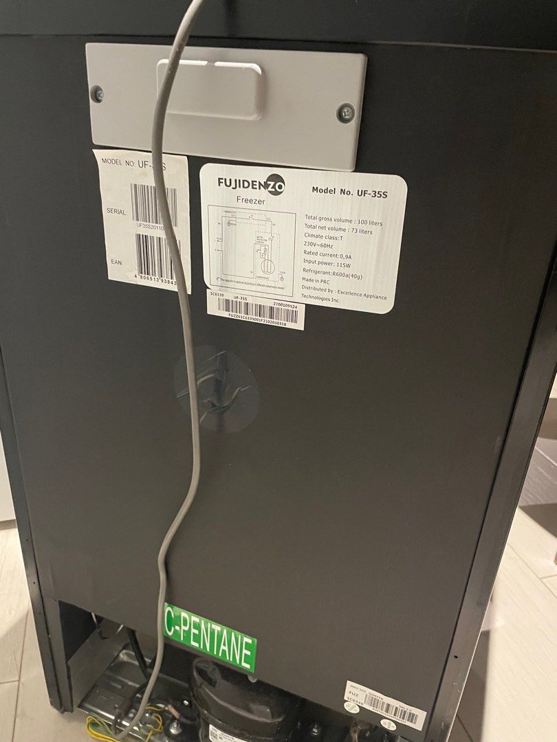 Fujidenzo Upright Freezer UF35S 3.5 cu.ft, TV & Home Appliances