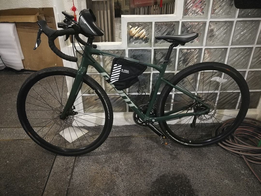 Giant revolt 2 for sale Sports Equipment Bicycles Parts