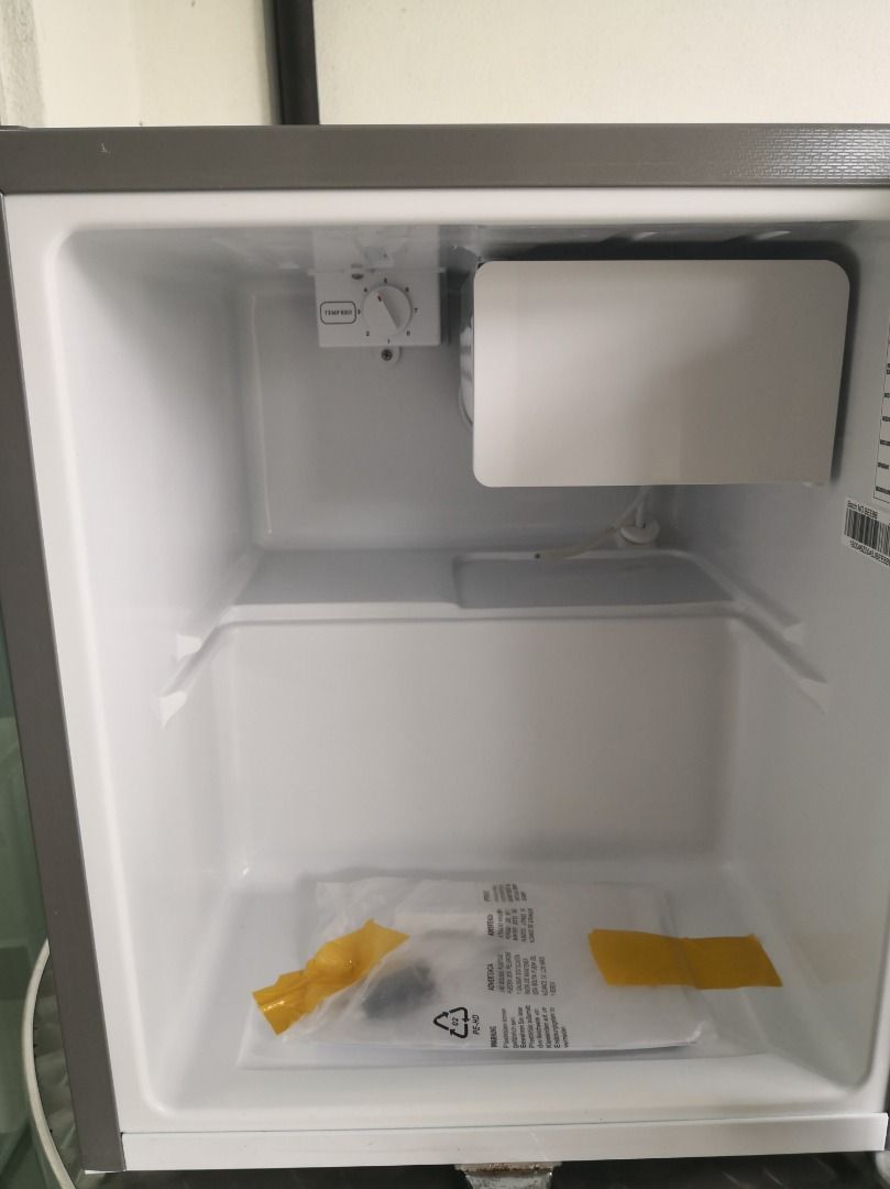 Hisense Mini Bar Fridge Refrigerator Single Door 60L, TV & Home