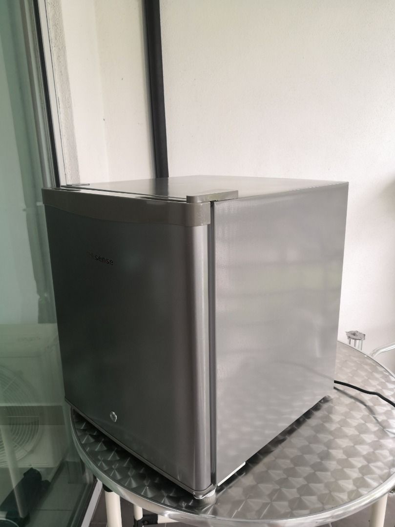 Hisense Mini Bar Fridge Refrigerator Single Door 60L, TV & Home