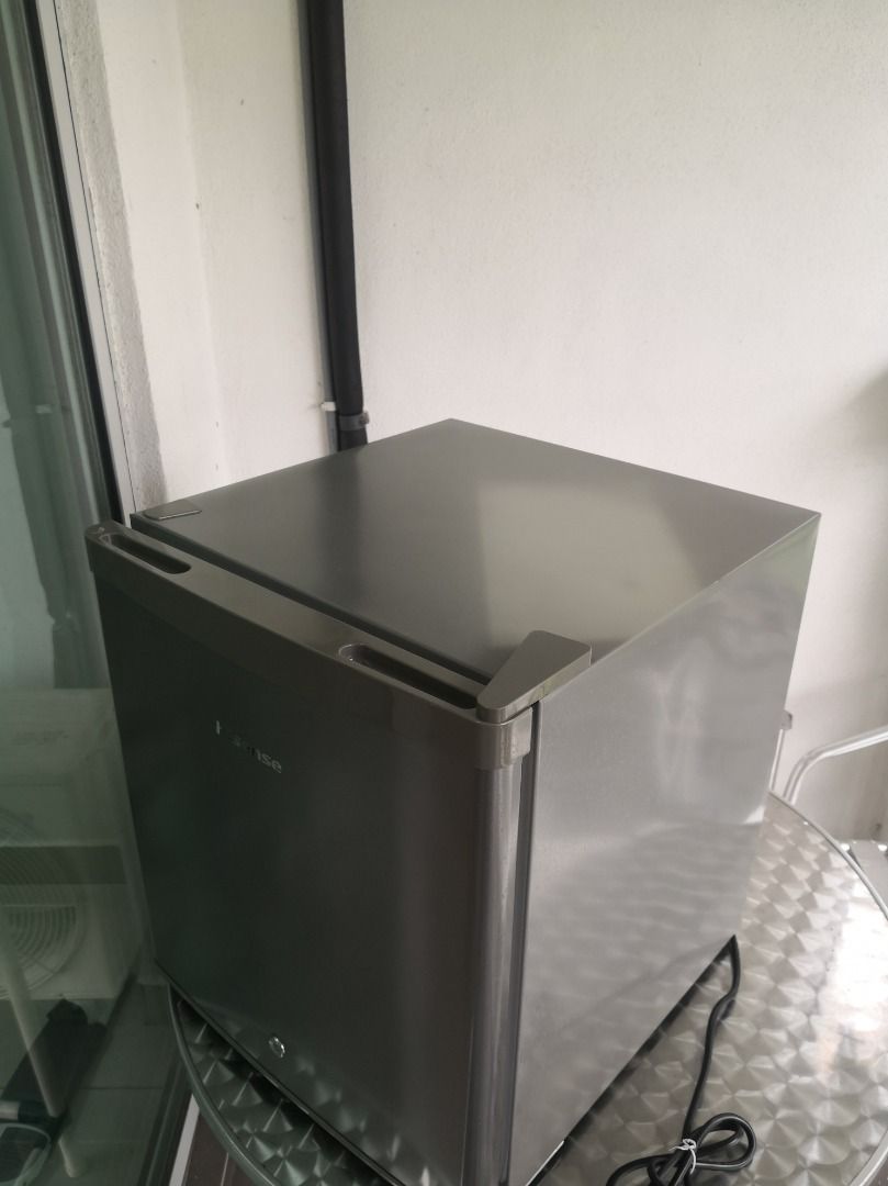 Hisense Mini Bar Fridge Refrigerator Single Door 60L, TV & Home