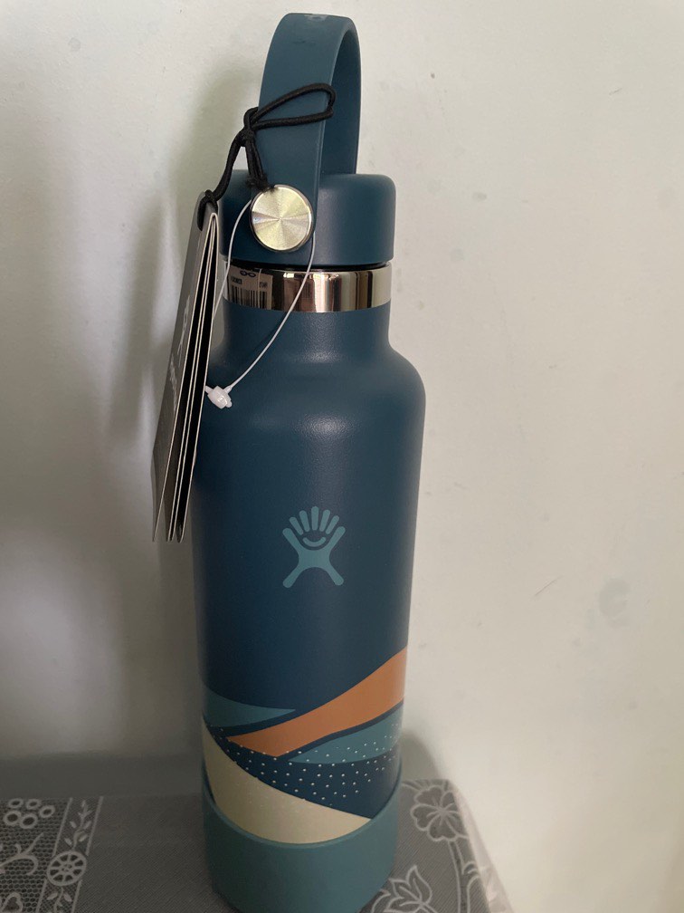 Hydro flask FREE Nalgene water bottle , Furniture & Home Living