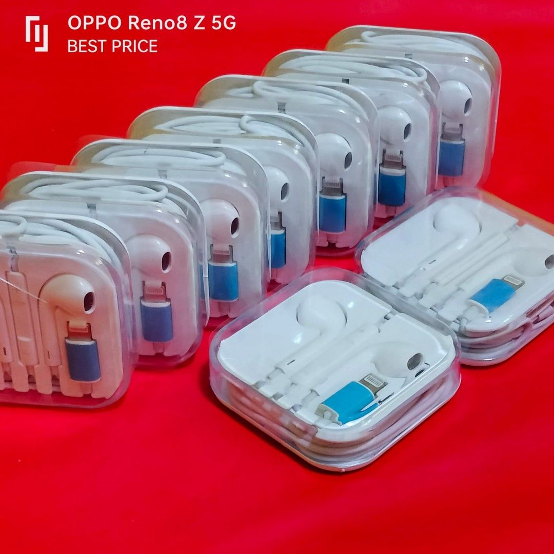 Iphone headset (Category: Earphones) located in Paranaque City. Submitted by audioaddict0517 (Listing ID 1213102614, Image 1). Description: .
