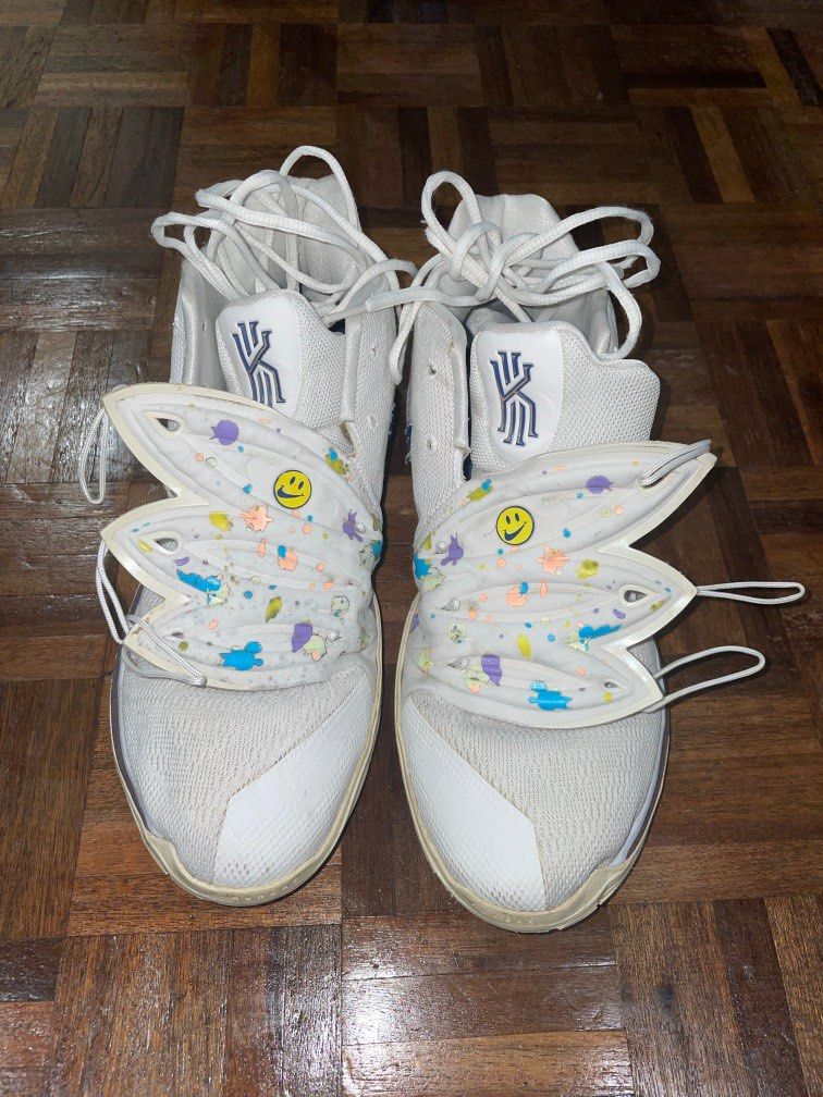 Kyrie 5 - Have A Nike Day (Category: Sneakers) located in Quezon City. Submitted by luisgtd (Listing ID 1213123773, Image 1). Description: great shoe well - used bought this in June 2019 in Titan no issues, just has “Fear of beinhfg average” written on the side Mode of Payment: Gcash Cash (only if meetup) .