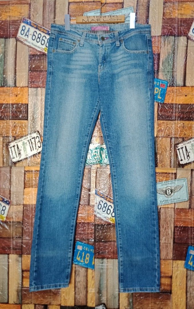 Levis 518 skinny size 32, Women's Fashion, Bottoms, Jeans on Carousell