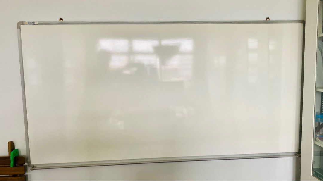 Like New! Large Whiteboard 180cm X 90cm, Hobbies & Toys, Stationery