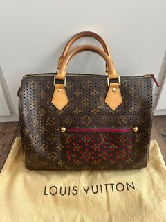 (Category: ) located in . Submitted by shopeholic (Listing ID 1213068278, Image 1). Description: .