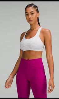(Category: ) located in . Submitted by wardrobe.clearing (Listing ID 1213035462, Image 1). Description: .