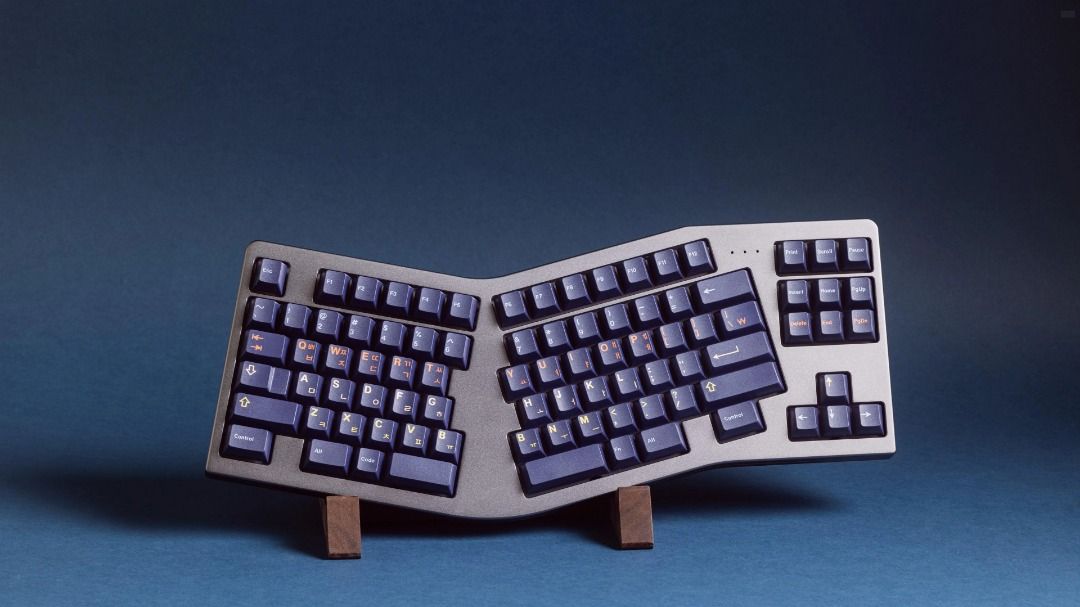 LZ ErGhost Custom Mechanical Keyboard, Computers & Tech, Parts