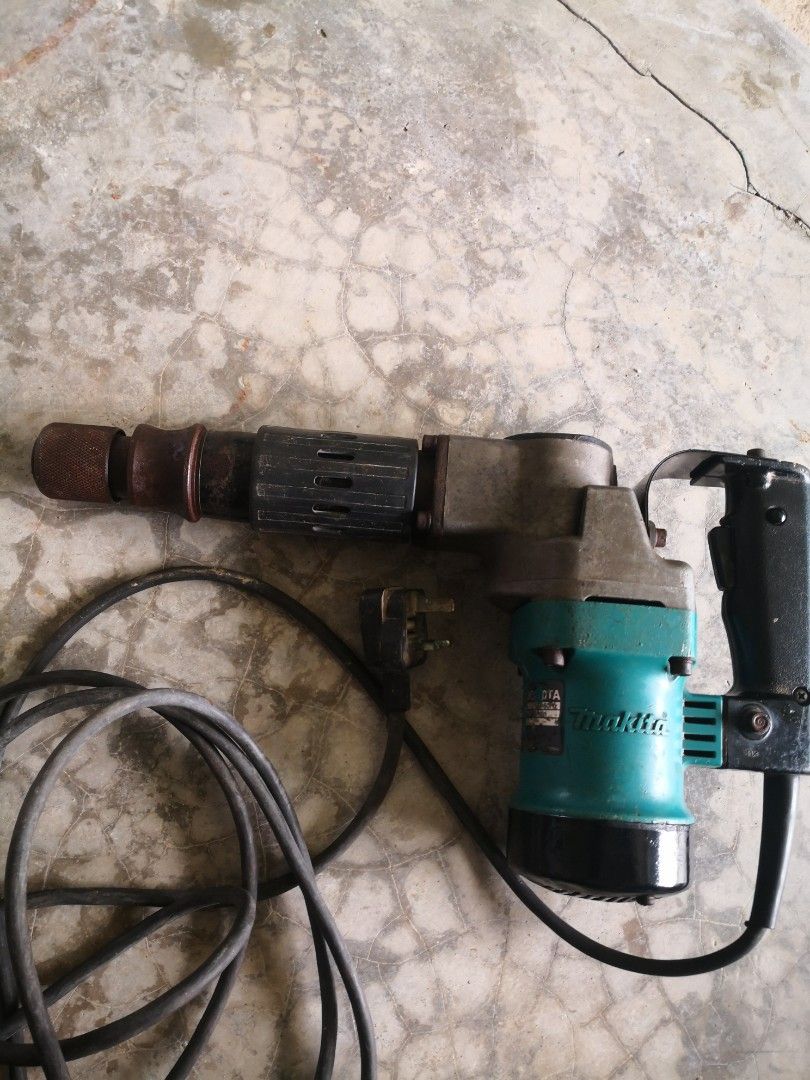 makita demolition hammer, Furniture & Home Living, Home Improvement