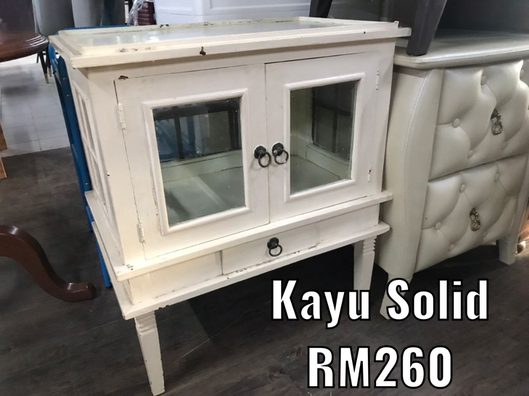 Meja Hiasan Kayu, Furniture & Home Living, Furniture, Shelves, Cabinets