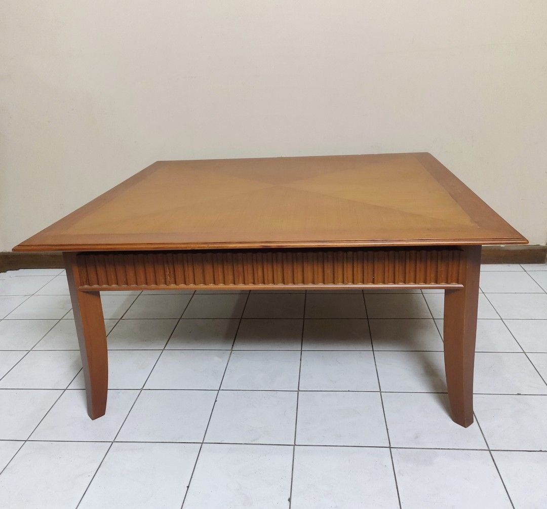 Meja Ruang Tamu, Perabotan Rumah di Carousell