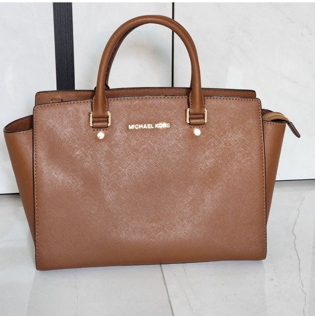 Authentic Michael Kors Mercer Large Saffiano Leather Tote Bag Handbag,  Women's Fashion, Bags & Wallets, Tote Bags on Carousell