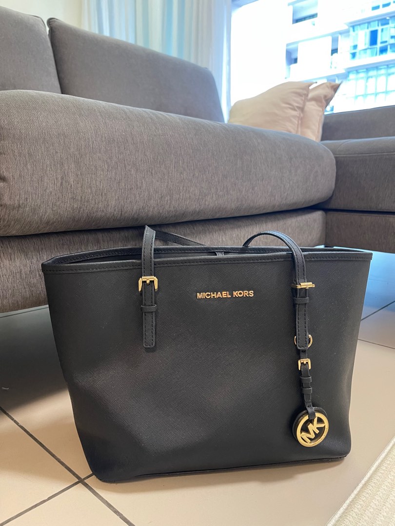 Michael Kors Tote Bag, Luxury, Bags & Wallets on Carousell