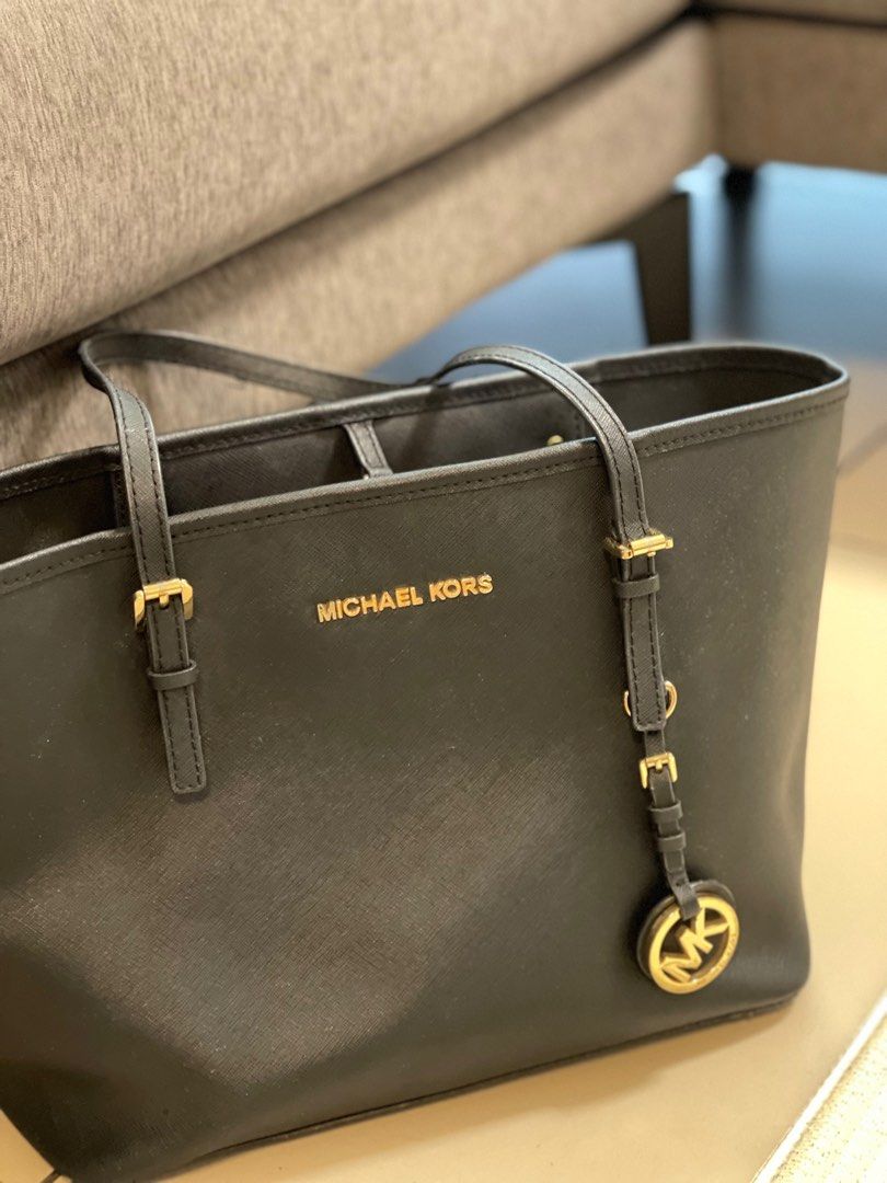 Michael Kors Tote Bag, Luxury, Bags & Wallets on Carousell