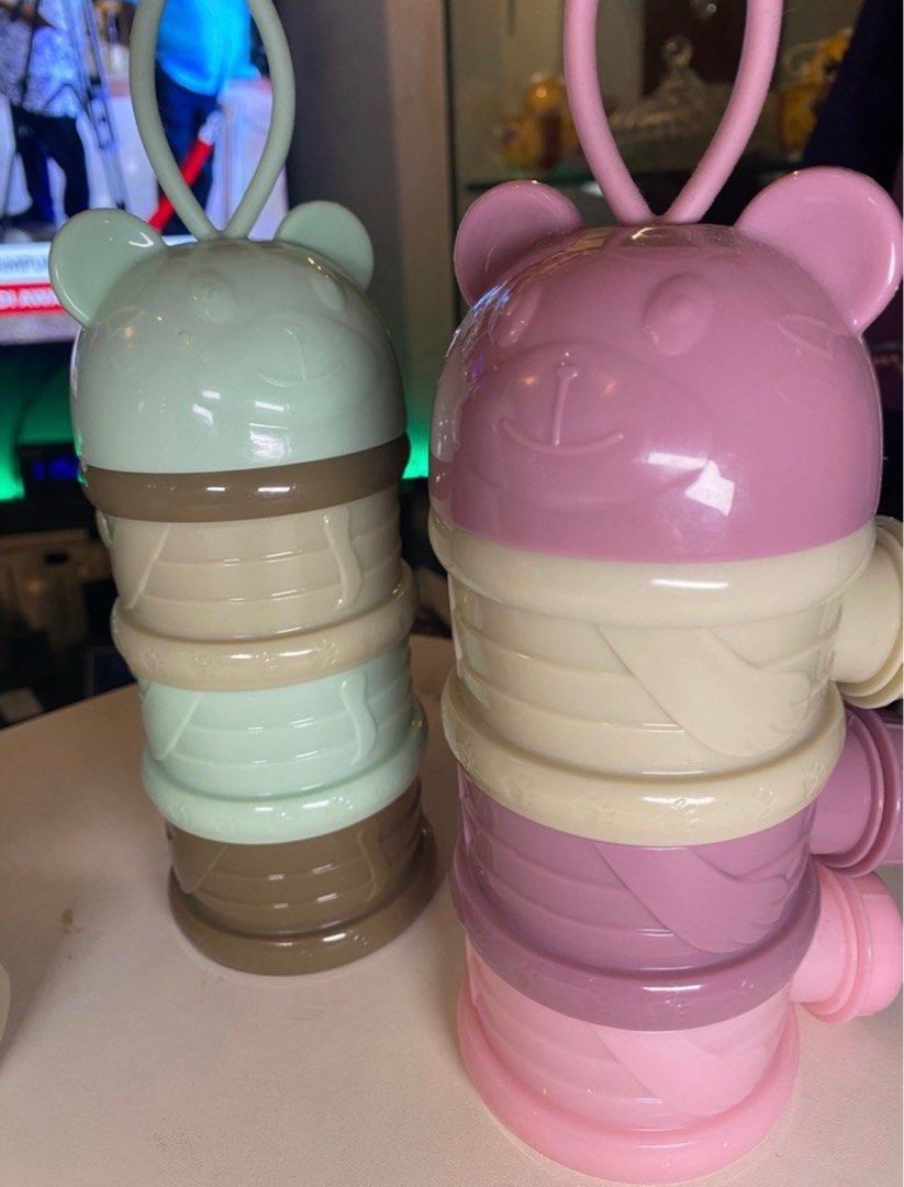 Milk Container (Category: Weaning & Toddler Feeding) located in Ampang. Submitted by darul (Listing ID 1213101708, Image 1). Description: still in good condition.