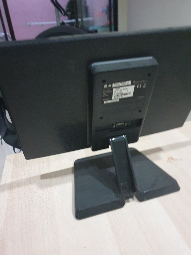 Monitor LG E1642, Elektronik, Komputer, Lainnya di Carousell