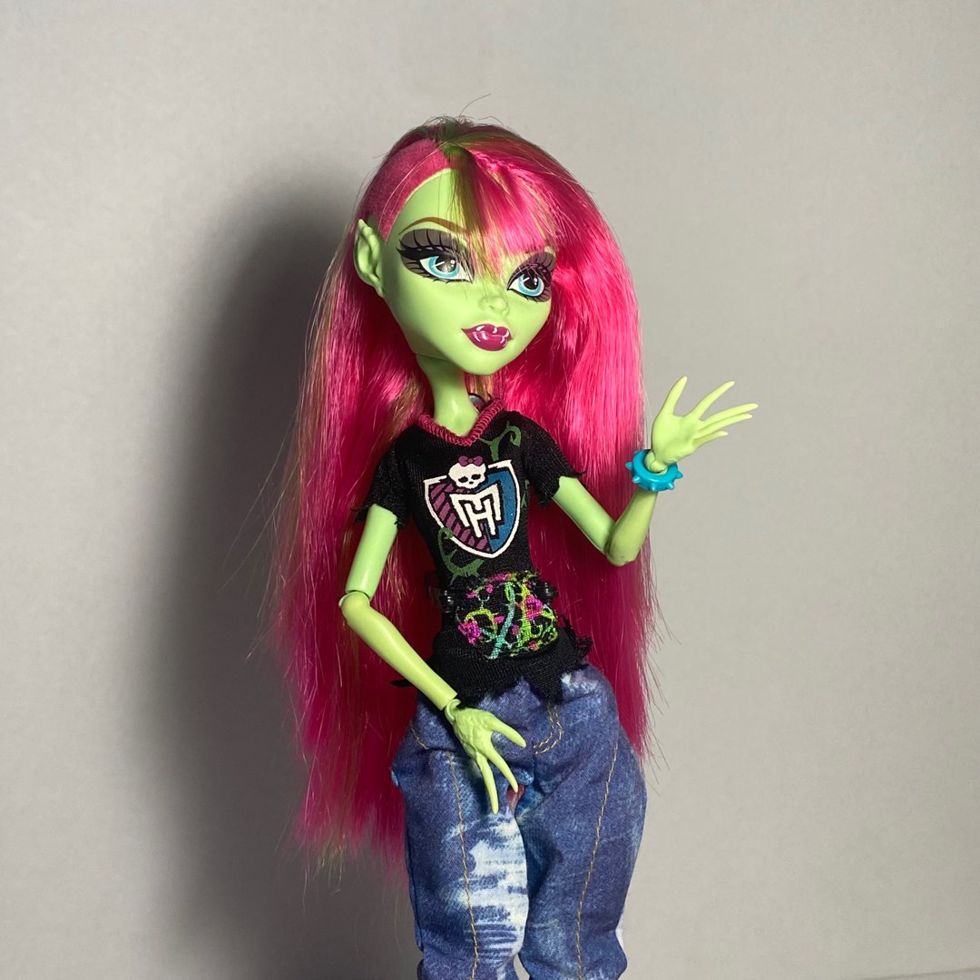 Monster High モンスターハイ Venus McFlytrap Doll フィギュア ダイキャスト 人形  :71258248:バリューセレクトショップ - 通販 - Yahoo!ショッピング - その他