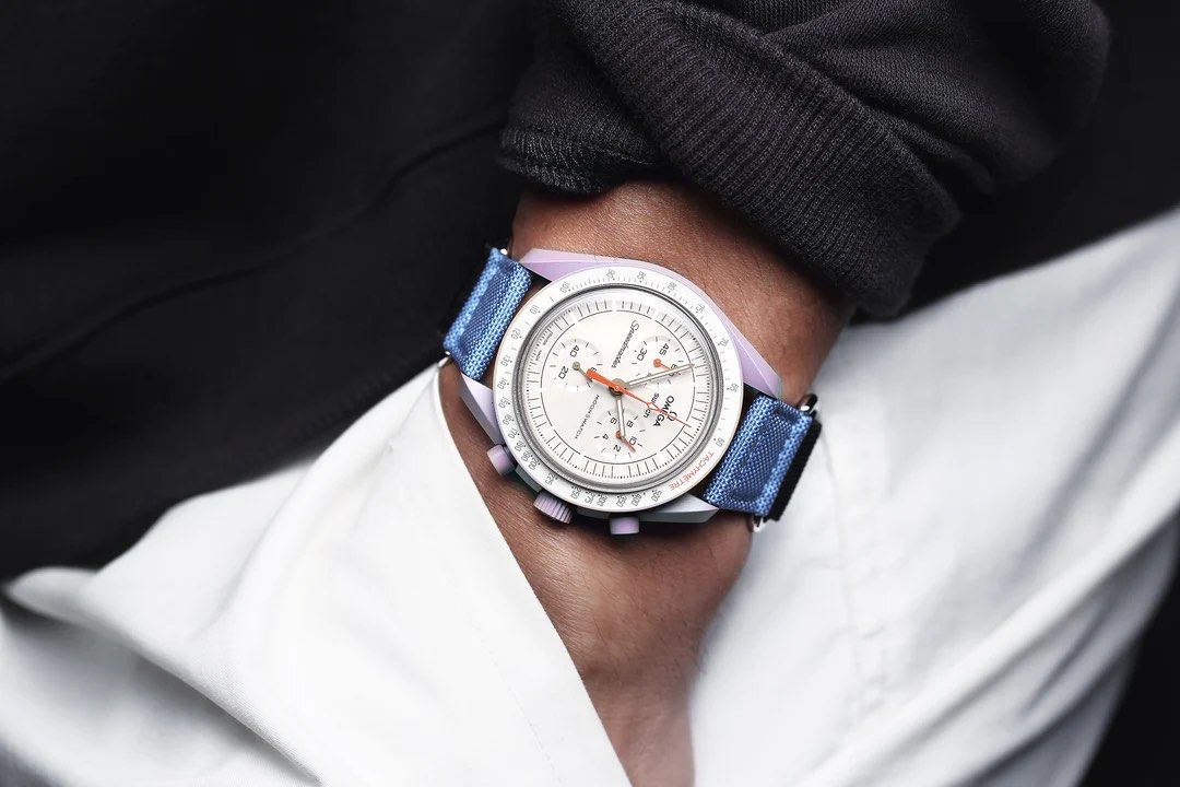 MoonSwatch Speedmaster Velcro Strap Snoopy Blue