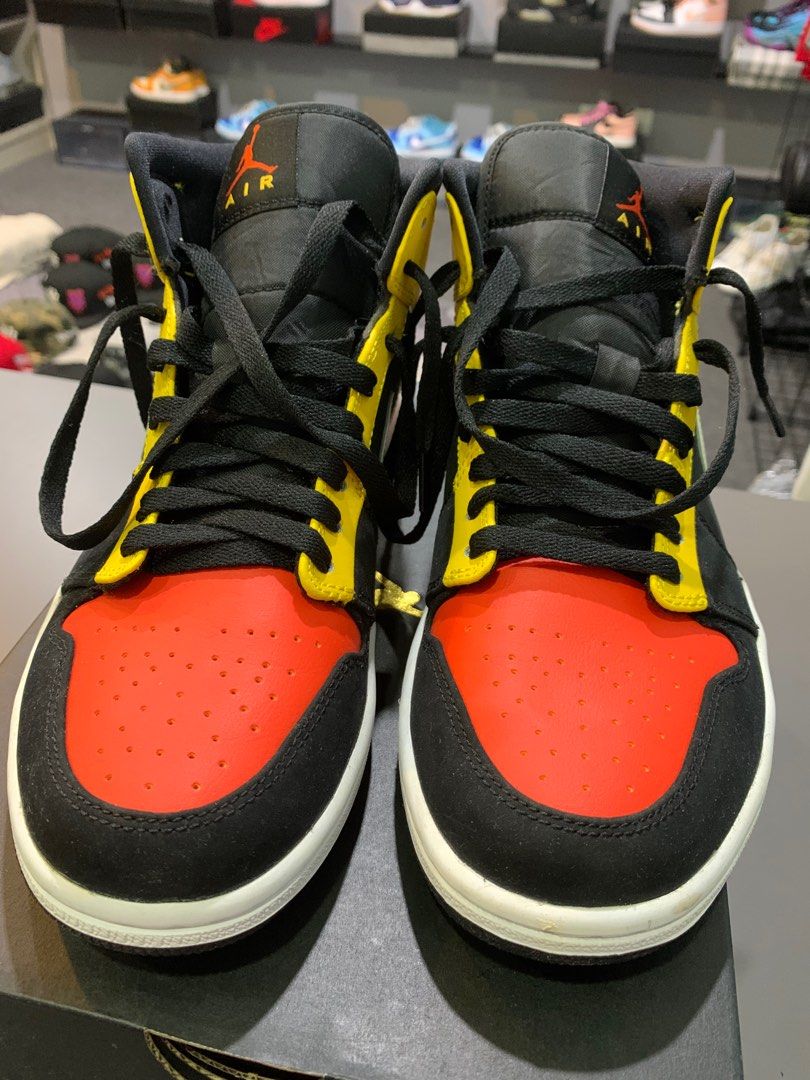 NIKE AIR JORDAN 1 MID AMARILLO