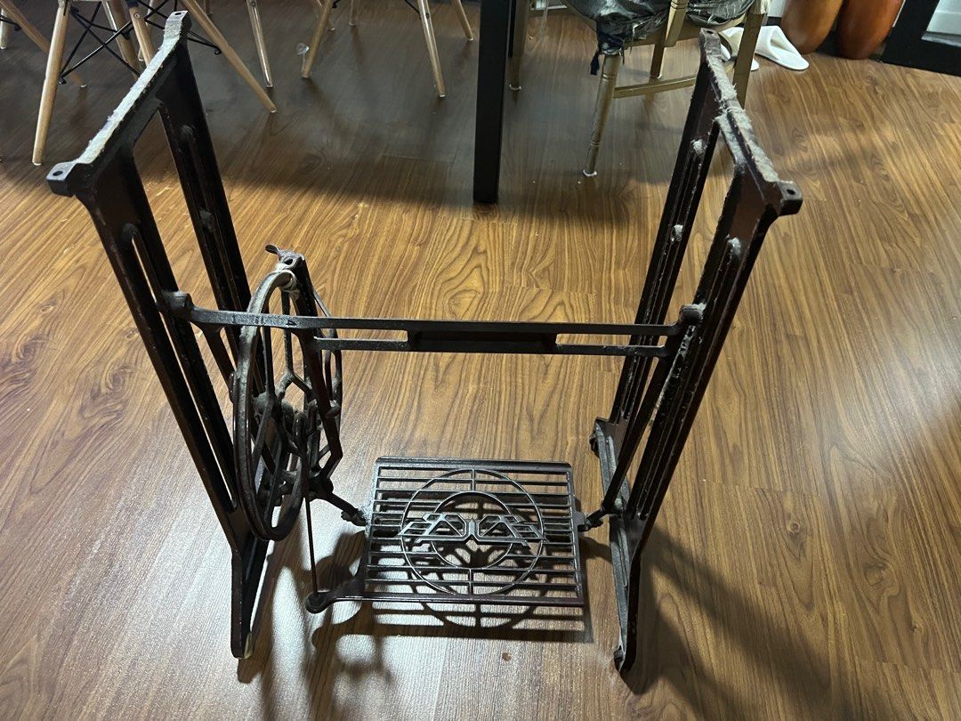 Old sewing machine leg / stand, Furniture & Home Living, Home Decor
