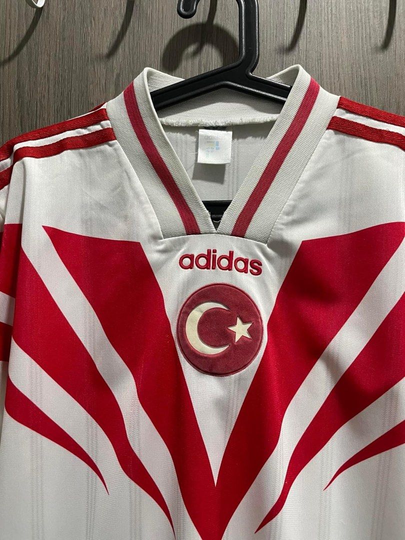 onwettig Ruimteschip ondanks Original 1995 Turkey adidas jersey football shiet vintage, Men's Fashion,  Activewear on Carousell