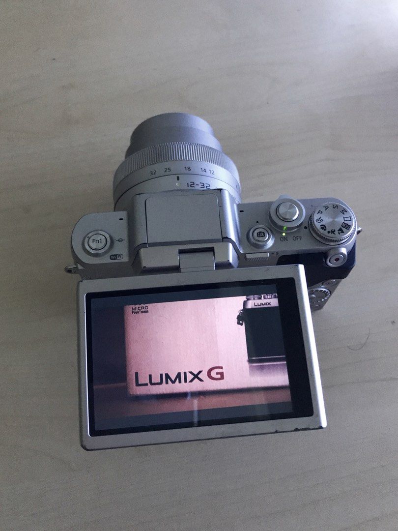 Panasonic Lumix DMCGF7K Silver Mirrorless Camera, Fotografi di Carousell