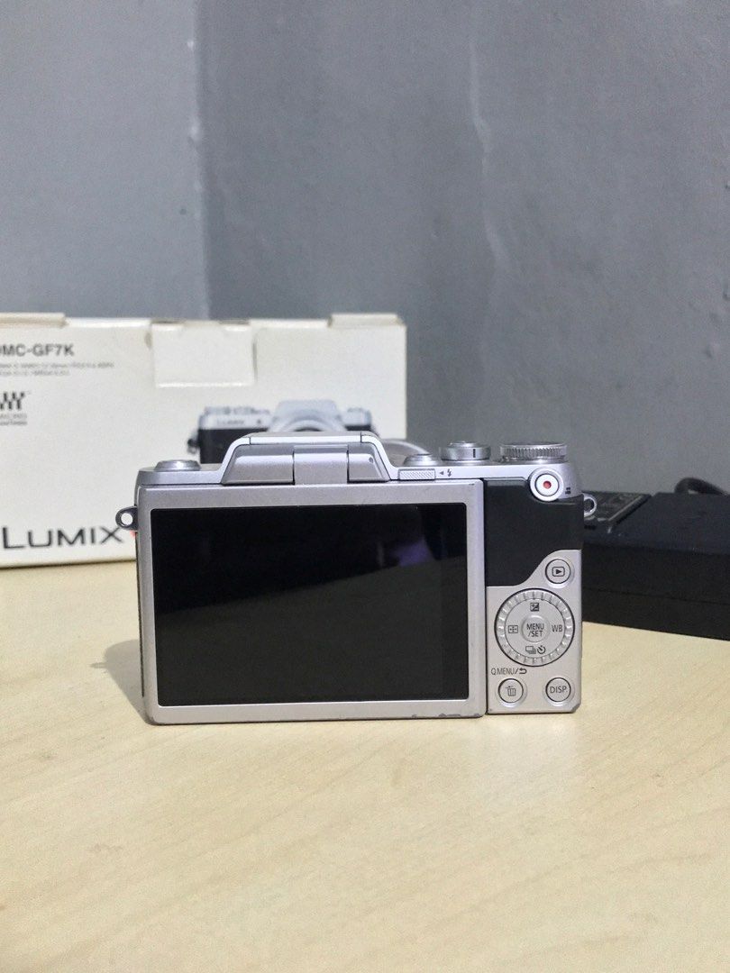 Panasonic Lumix DMCGF7K Silver Mirrorless Camera, Fotografi di Carousell