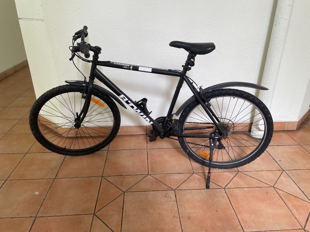 Rockrider 300 Mountain Bike Two gears going up to 6 Adult