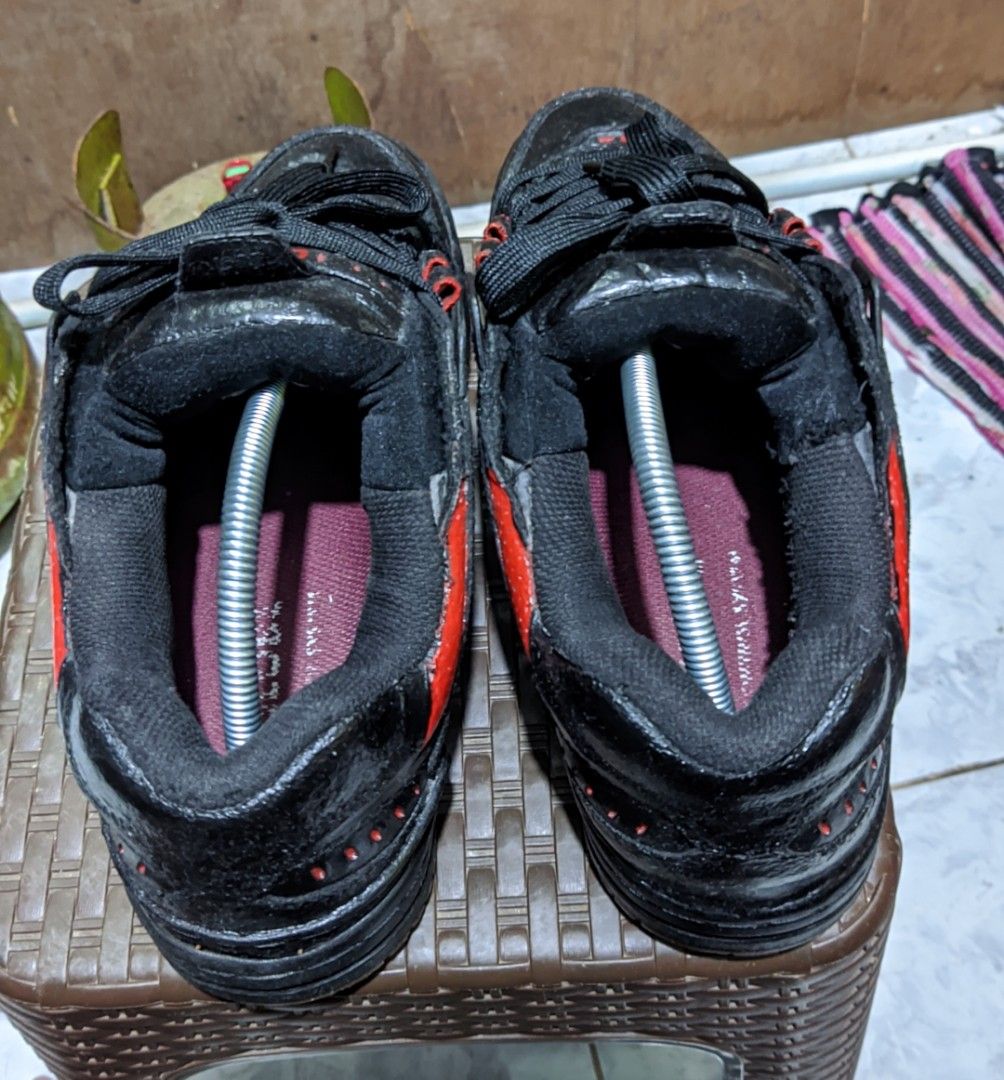 Sepatu globe sabre store