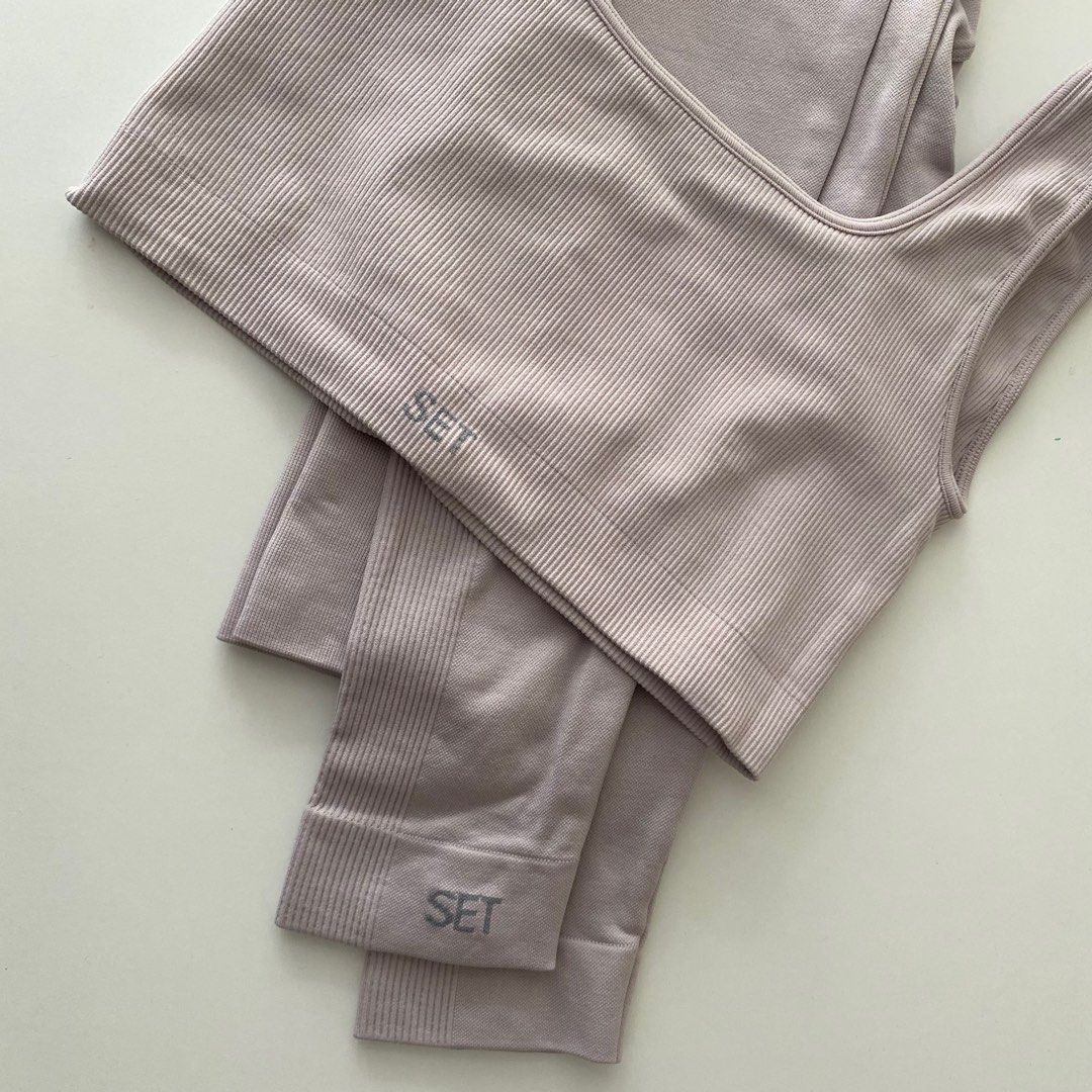 SET ACTIVE top & bottom set (Category: Activewear) located in Quezon City. Submitted by mtchmtchmtch (Listing ID 1213053843, Image 1). Description: SET active sports bra (S) and leggings (S) Forgot the exact name of the color but its a lavender/pinkish shade .
