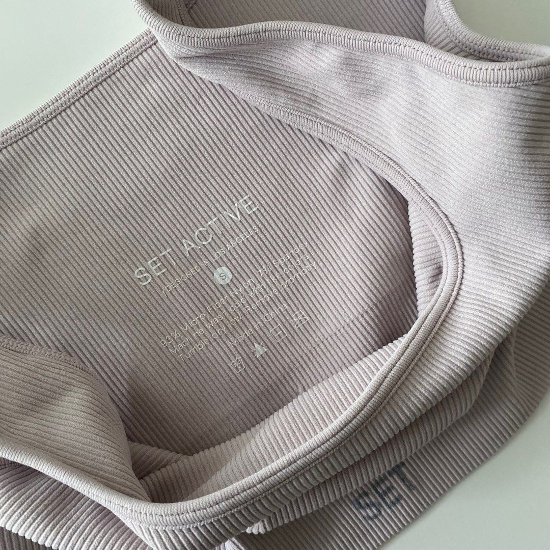 SET ACTIVE top & bottom set (Category: Activewear) located in Quezon City. Submitted by mtchmtchmtch (Listing ID 1213053843, Image 3). Description: SET active sports bra (S) and leggings (S) Forgot the exact name of the color but its a lavender/pinkish shade .