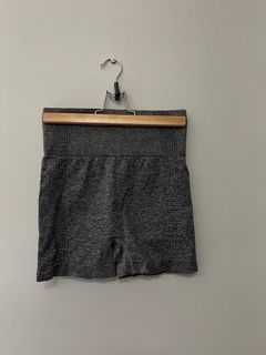 Short leggings