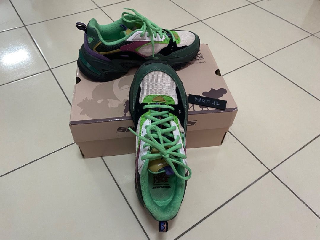 One piece store skechers zoro