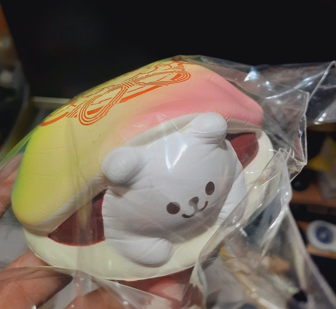 Squishy （分類：設計師玩具及盲盒）位於 Hong Kong。 由 kyl.cc_ 提交（商品編號 1213112655，圖片 3）。簡介： qyop (big size with box) --->condi shown dm if int -Won't refund any after mailing -mail only (alipay) /think twice b4 you purchase/ thanksss~~~。