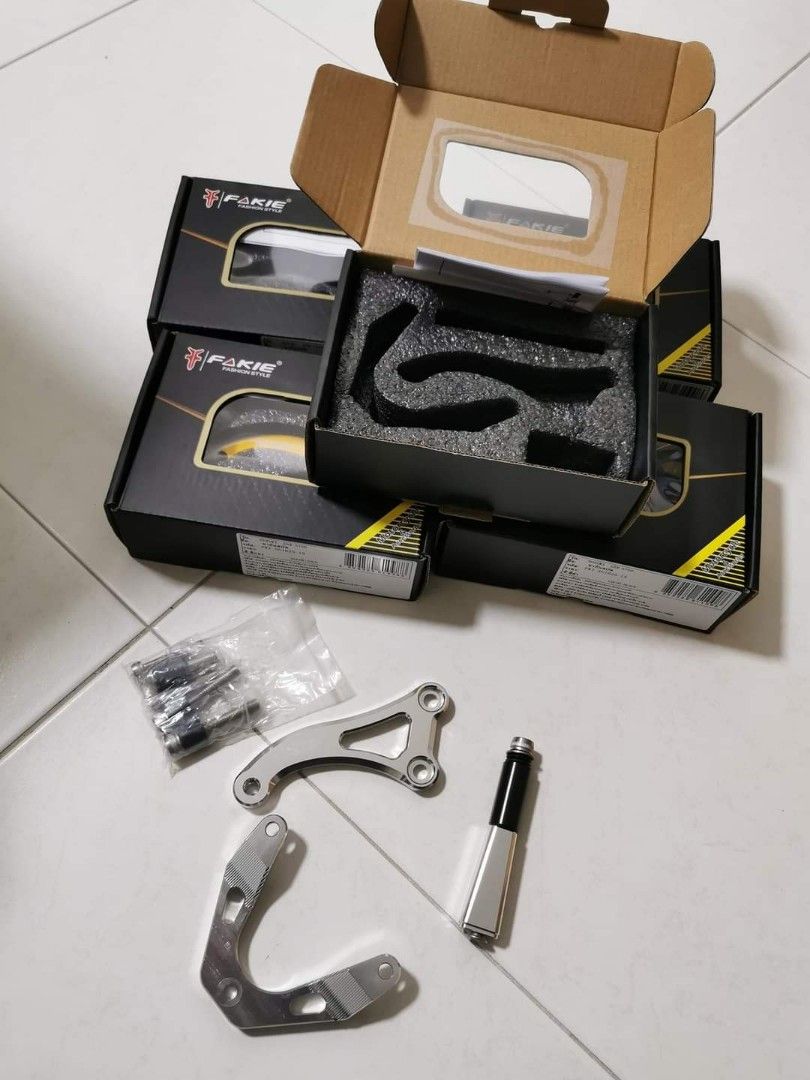 SUZUKI GSX S750 steering damper bracket., Motorcycles, Motorcycle