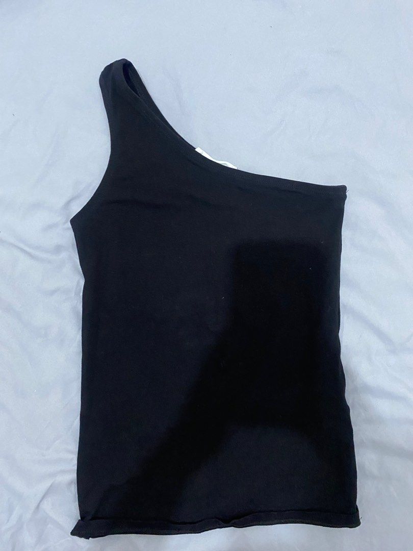Terranova One Sided Top (Category: Sleeveless) located in Bacoor. Submitted by decluteringaj (Listing ID 1213168887, Image 1). Description: .