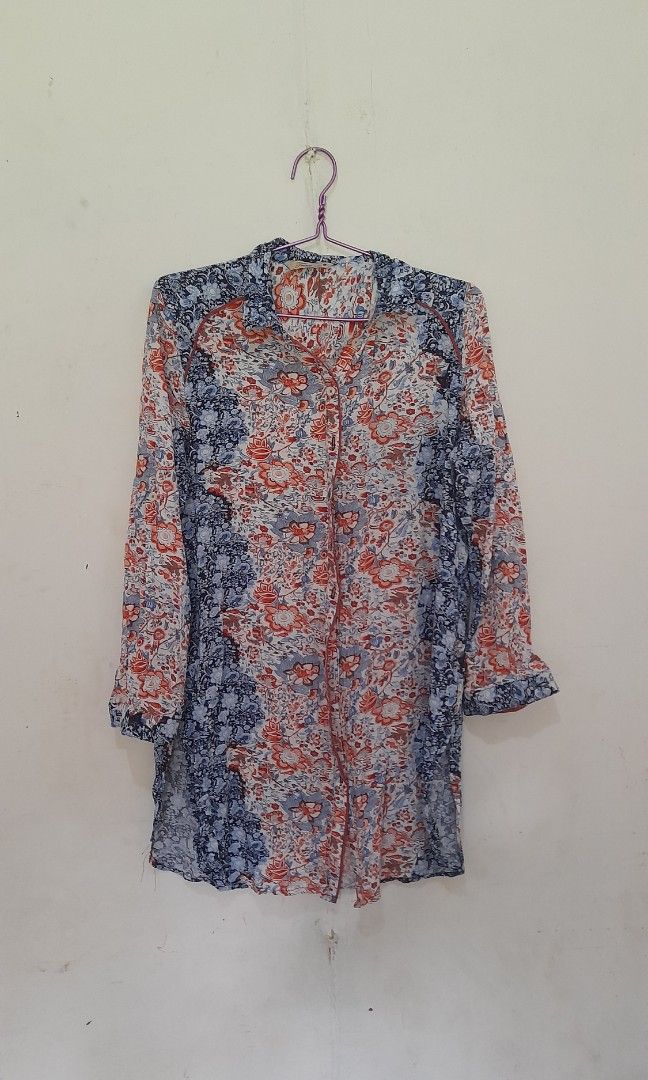 Triset kemeja motif batik, Women's Fashion, Women's Clothes, Tops on ...