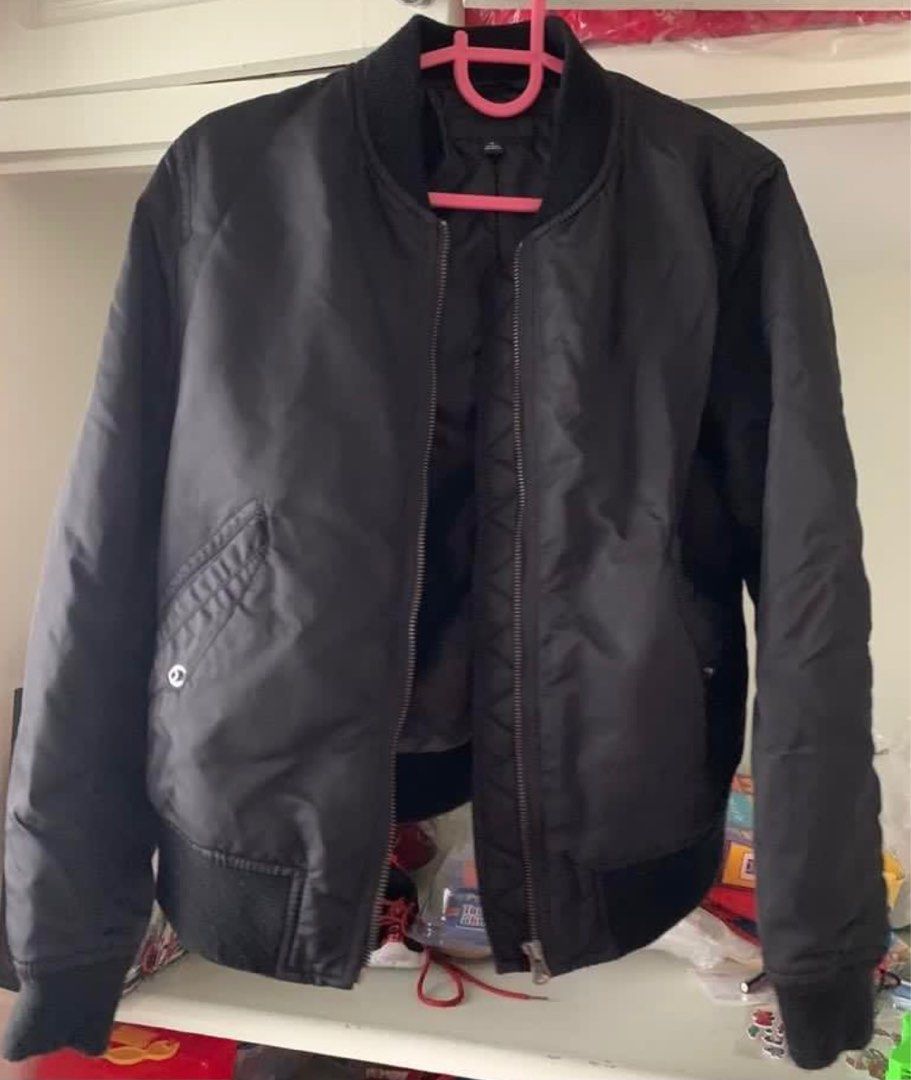Uniqlo Bomber Jacket, Women's Fashion, Coats, Jackets and Outerwear on Carousell