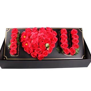 Proposal or birthday gift- roses in I ♡u box