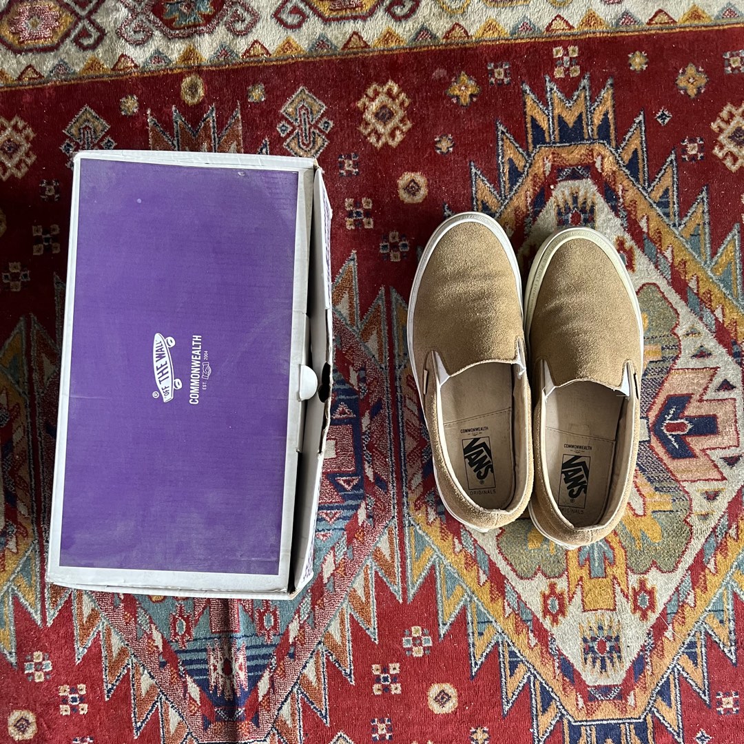 Commonwealth vans vault top
