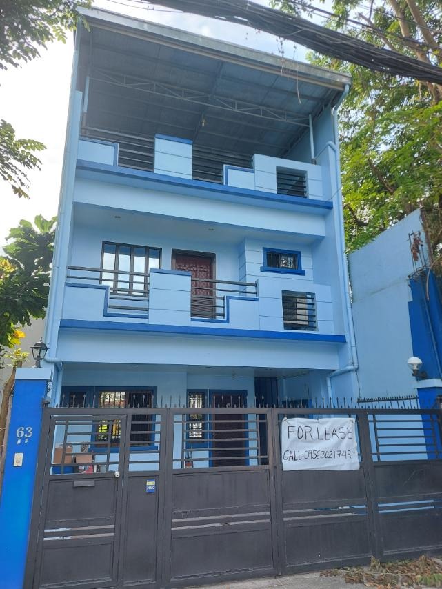 3 Bedroom 3 Floors Townhouse for Rent Katipunan Quezon City near Ateneo