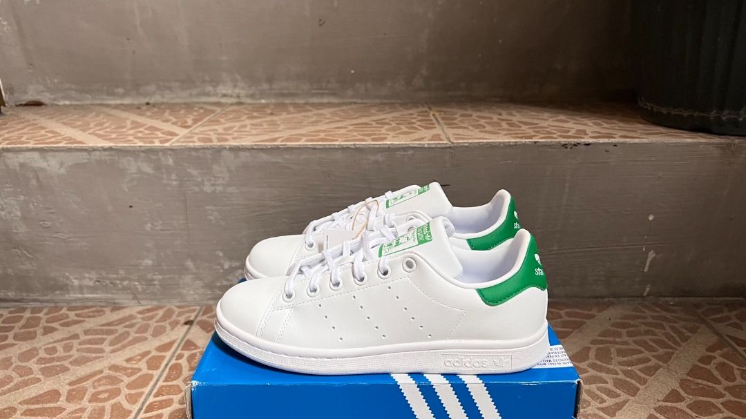 Stan smith green tab deals