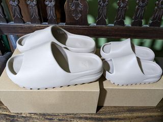 Adidas Yeezy slide pure