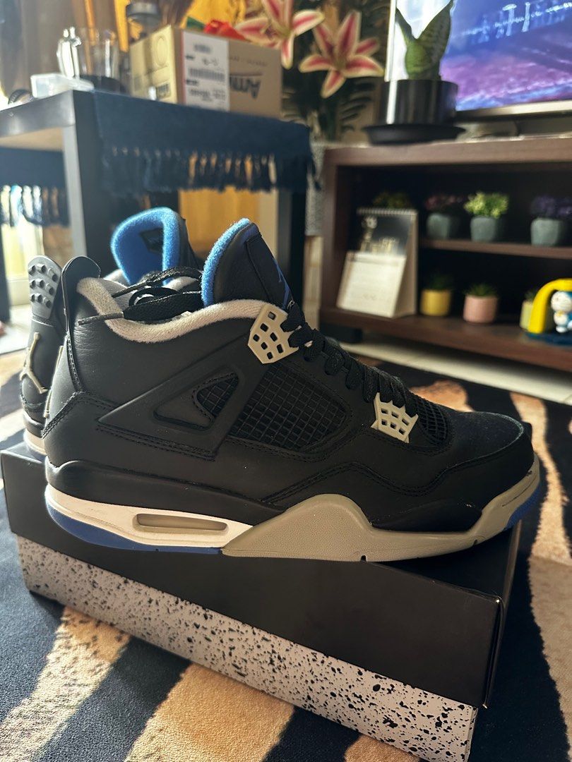 retro 4's men